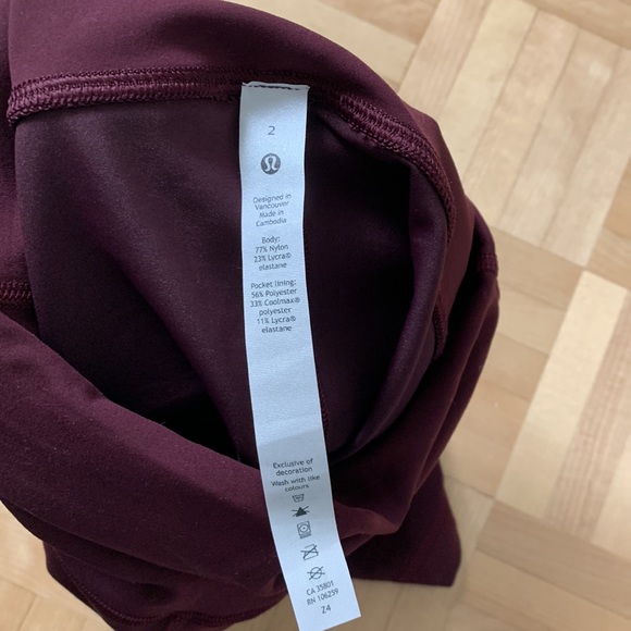 Wunder Train Short 8" | Lululemon | size 2 | Cassis |Excellent condition - Picture 5 of 8
